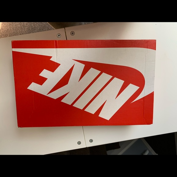 Nike Air Max 1 SE - Picture 2 of 4